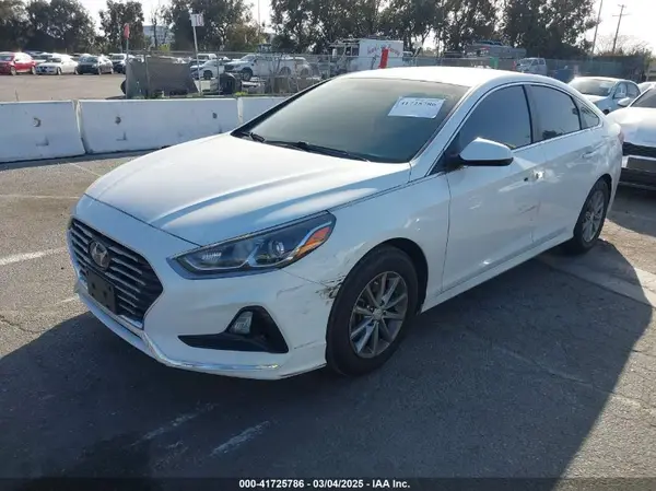 5NPE24AF9JH705961 2018 HYUNDAI SONATA - Image 2