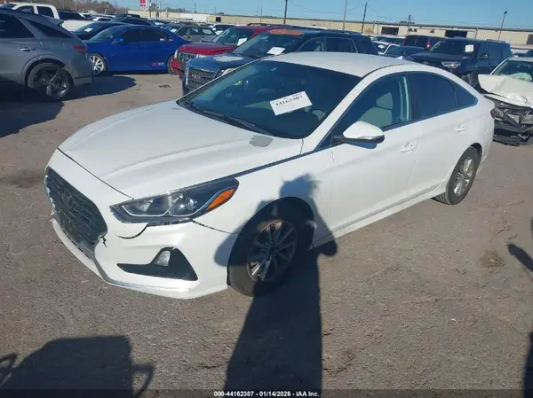 5NPE24AF9JH723621 2018 HYUNDAI SONATA - Image 2