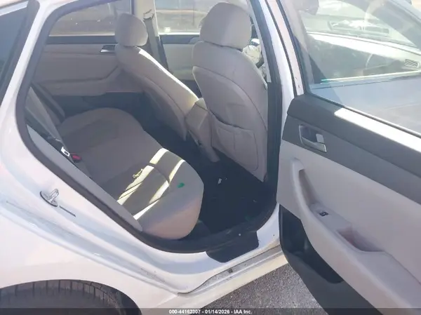 5NPE24AF9JH723621 2018 HYUNDAI SONATA - Image 8