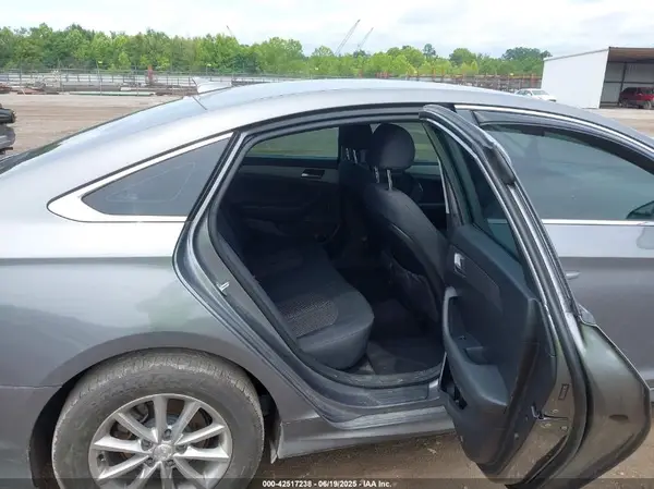 5NPE24AF9KH747080 2019 HYUNDAI SONATA - Image 8