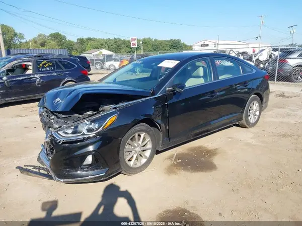 5NPE24AF9KH757074 2019 HYUNDAI SONATA - Image 2