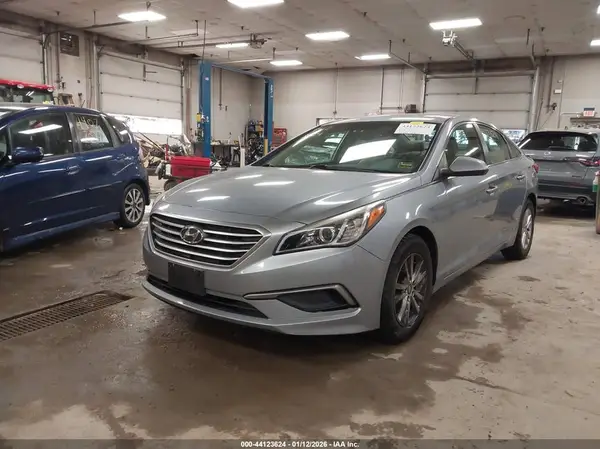 5NPE24AFXGH286429 2016 HYUNDAI SONATA - Image 2