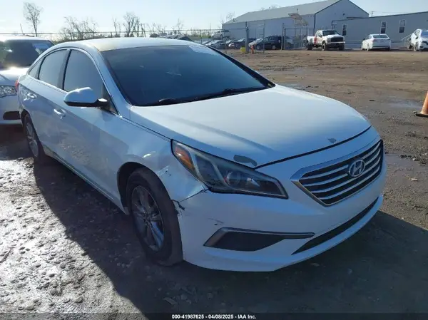 5NPE24AFXGH289427 2016 HYUNDAI SONATA - Image 1