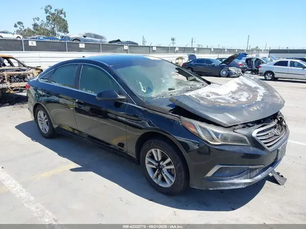 5NPE24AFXGH313936 2016 HYUNDAI SONATA - Image 1