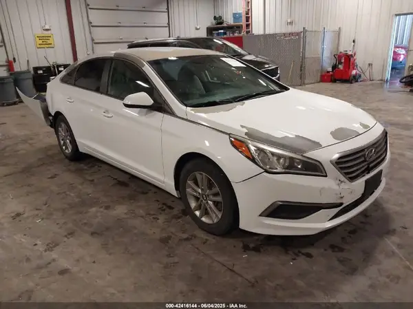 5NPE24AFXGH321504 2016 HYUNDAI SONATA - Image 1