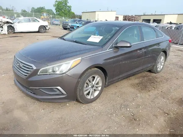 5NPE24AFXGH326895 2016 HYUNDAI SONATA - Image 2