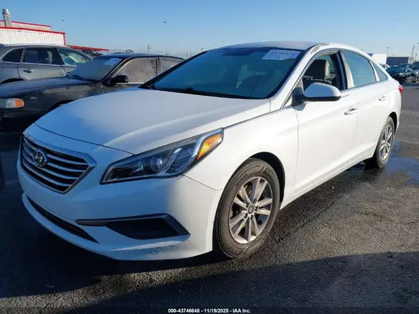 5NPE24AFXGH332387 2016 HYUNDAI SONATA - Image 2