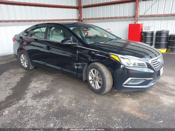 5NPE24AFXGH338979 2016 HYUNDAI SONATA - Image 1