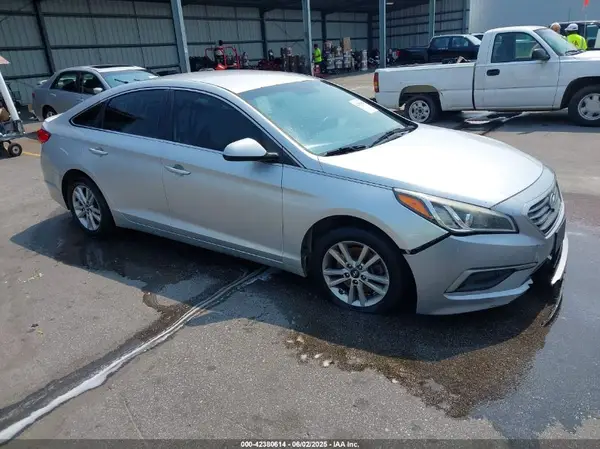 5NPE24AFXGH355121 2016 HYUNDAI SONATA - Image 1