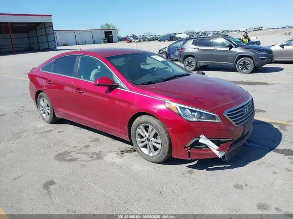 5NPE24AFXGH364577 2016 HYUNDAI SONATA - Image 1