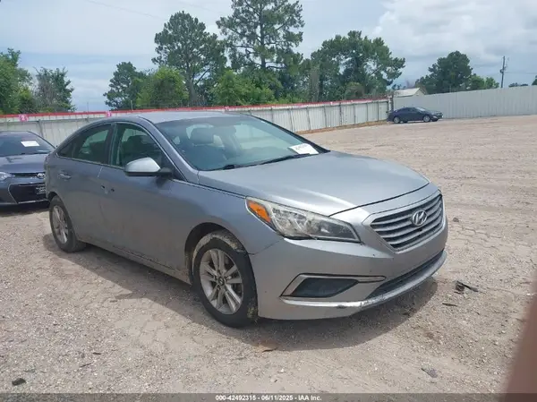 5NPE24AFXGH367060 2016 HYUNDAI SONATA - Image 1