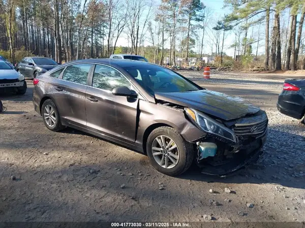 5NPE24AFXGH379905 2016 HYUNDAI SONATA - Image 1