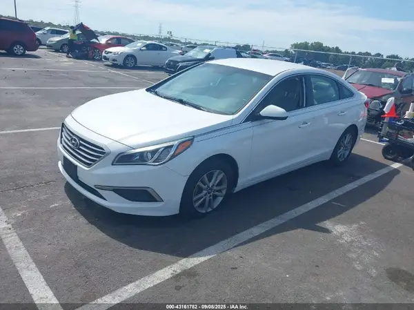 5NPE24AFXGH390399 2016 HYUNDAI SONATA - Image 2