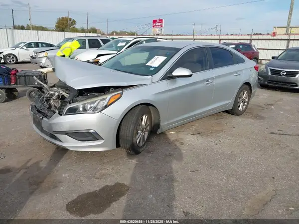 5NPE24AFXGH405211 2016 HYUNDAI SONATA - Image 2