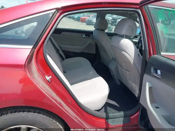 5NPE24AFXGH428245 2016 HYUNDAI SONATA - Image 8