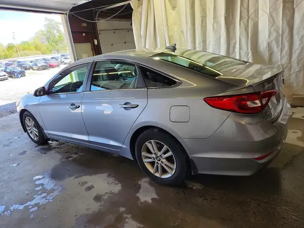 5NPE24AFXHH438002 2017 HYUNDAI SONATA - Image 2