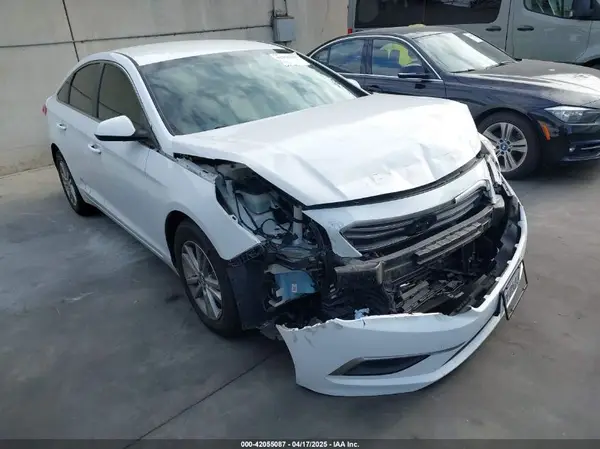 5NPE24AFXHH438937 2017 HYUNDAI SONATA - Image 1