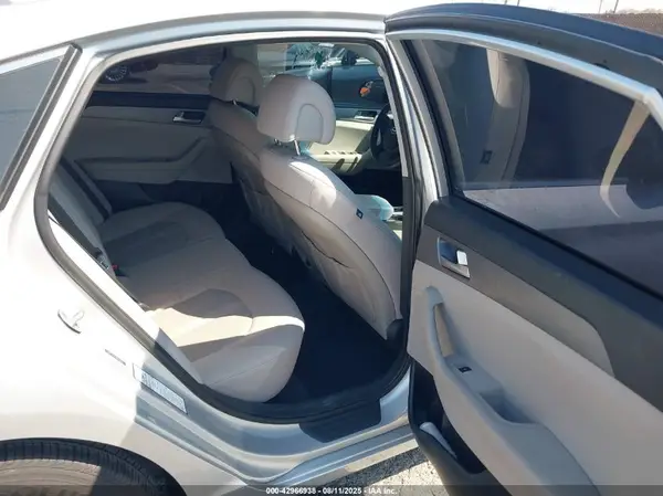 5NPE24AFXHH443264 2017 HYUNDAI SONATA - Image 8