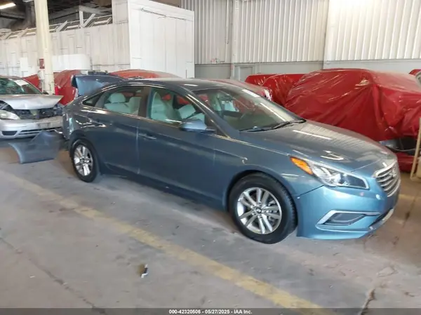 5NPE24AFXHH443443 2017 HYUNDAI SONATA - Image 1