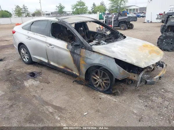 5NPE24AFXHH446942 2017 HYUNDAI SONATA - Image 1