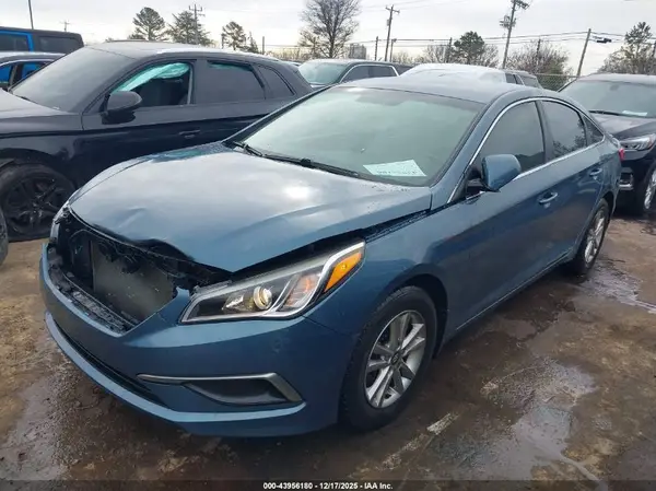 5NPE24AFXHH452398 2017 HYUNDAI SONATA - Image 2