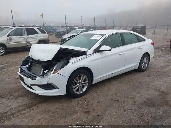 5NPE24AFXHH453714 2017 HYUNDAI SONATA - Image 2