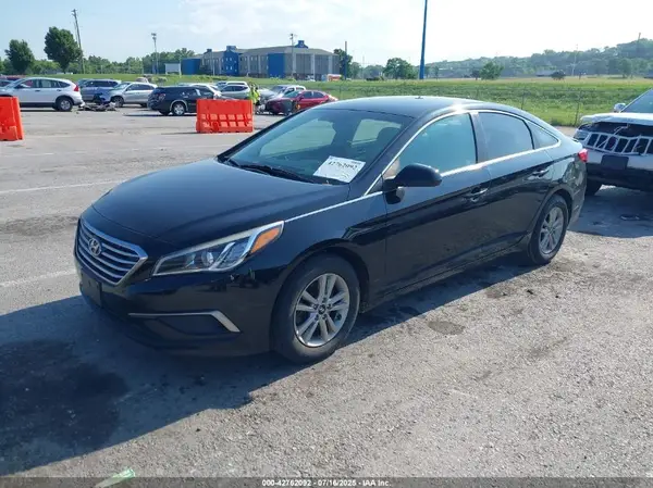 5NPE24AFXHH461330 2017 HYUNDAI SONATA - Image 2