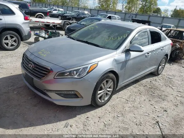 5NPE24AFXHH463563 2017 HYUNDAI SONATA - Image 2