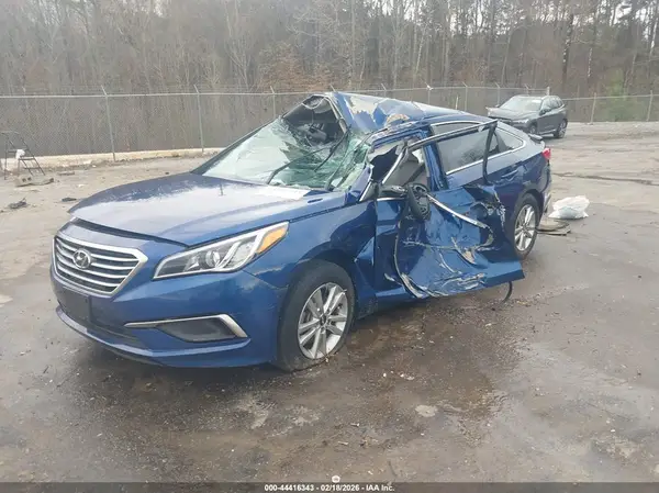 5NPE24AFXHH475289 2017 HYUNDAI SONATA - Image 2