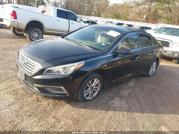 5NPE24AFXHH475311 2017 HYUNDAI SONATA - Image 2