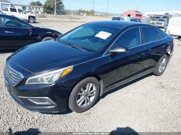 5NPE24AFXHH480850 2017 HYUNDAI SONATA - Image 2