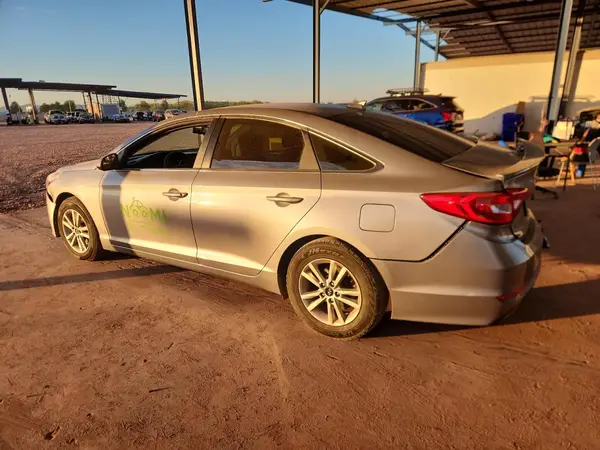 5NPE24AFXHH483828 2017 HYUNDAI SONATA - Image 2
