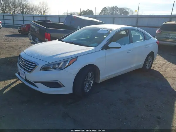 5NPE24AFXHH492013 2017 HYUNDAI SONATA - Image 2
