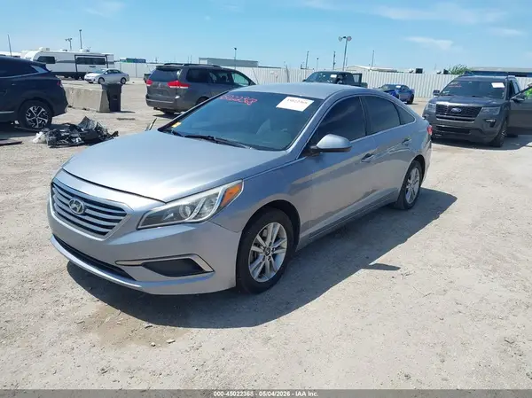 5NPE24AFXHH493470 2017 HYUNDAI SONATA - Image 2