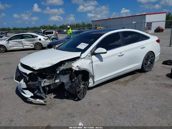 5NPE24AFXHH495123 2017 HYUNDAI SONATA - Image 2