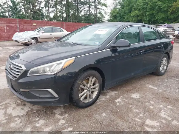 5NPE24AFXHH502572 2017 HYUNDAI SONATA - Image 2