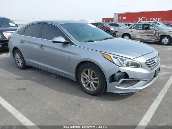 5NPE24AFXHH504161 2017 HYUNDAI SONATA - Image 1