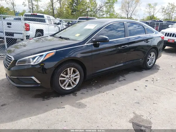 5NPE24AFXHH505603 2017 HYUNDAI SONATA - Image 2