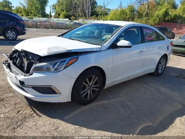 5NPE24AFXHH505987 2017 HYUNDAI SONATA - Image 2