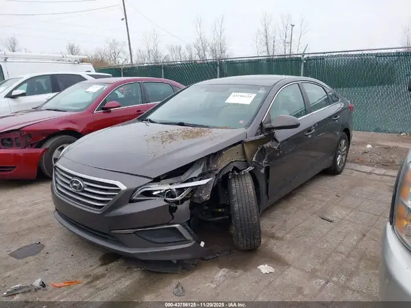 5NPE24AFXHH507772 2017 HYUNDAI SONATA - Image 2