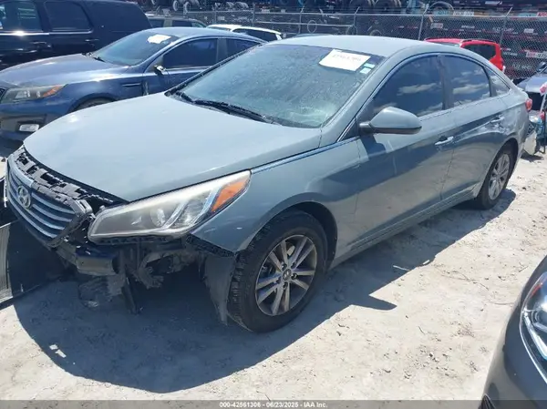 5NPE24AFXHH508047 2017 HYUNDAI SONATA - Image 2