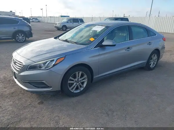 5NPE24AFXHH510428 2017 HYUNDAI SONATA - Image 2