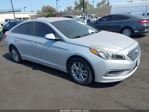 5NPE24AFXHH514785 2017 HYUNDAI SONATA - Image 1