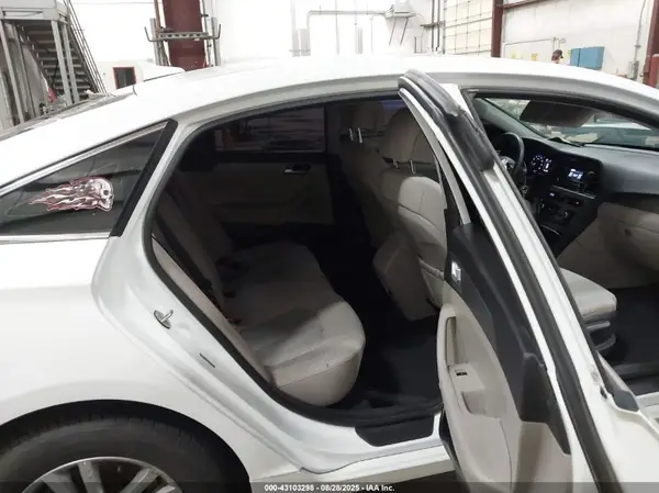 5NPE24AFXHH514978 2017 HYUNDAI SONATA - Image 8