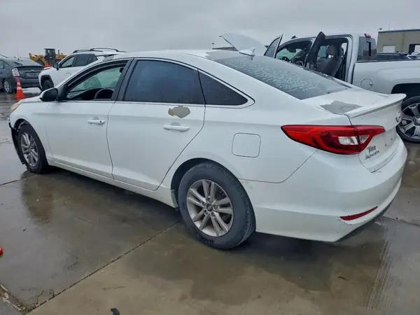 5NPE24AFXHH520215 2017 HYUNDAI SONATA - Image 2