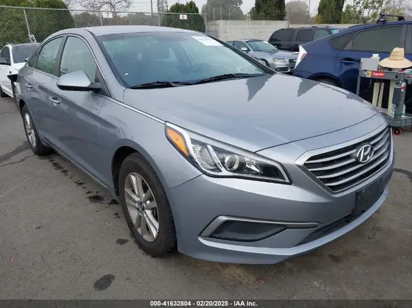 5NPE24AFXHH531232 2017 HYUNDAI SONATA - Image 1