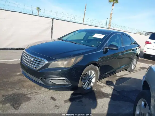 5NPE24AFXHH536950 2017 HYUNDAI SONATA - Image 2