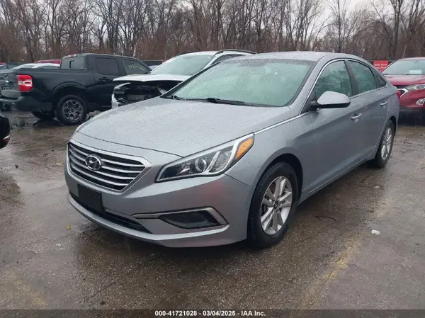 5NPE24AFXHH539993 2017 HYUNDAI SONATA - Image 2