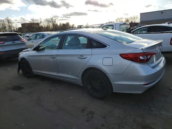 5NPE24AFXHH547348 2017 HYUNDAI SONATA - Image 2