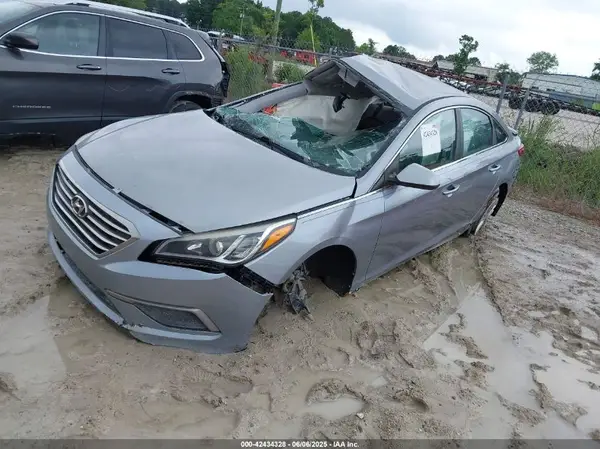 5NPE24AFXHH553702 2017 HYUNDAI SONATA - Image 2